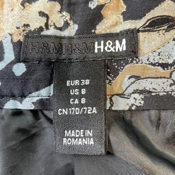 H&M Navy Floral High Waisted Flowy Skirt Size 8 - Picture 6 of 7